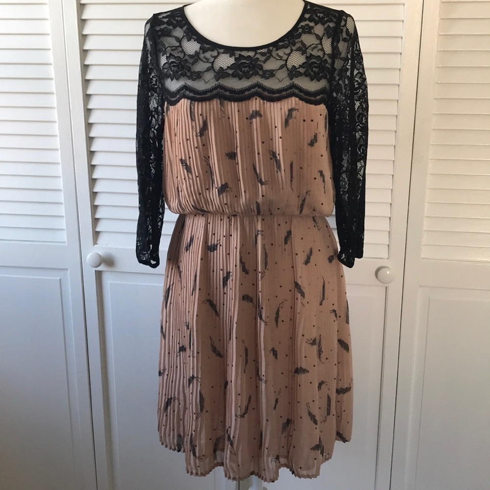 Black Rainn Pleated Dress with Lace Size Medium